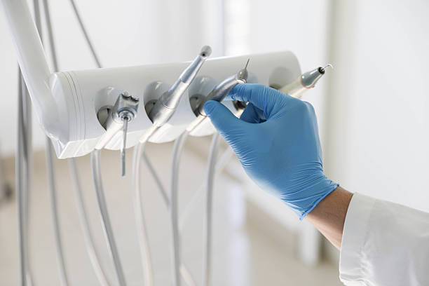 Professional Emergency Dentist technician working in Waimea, HI